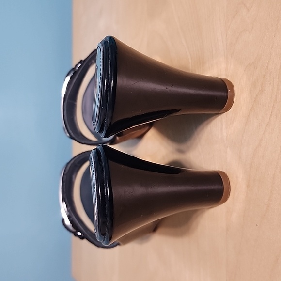 MARC FISHER MFOSTRA black patent leather wedge sandals. Size 6.5M - Picture 4 of 9